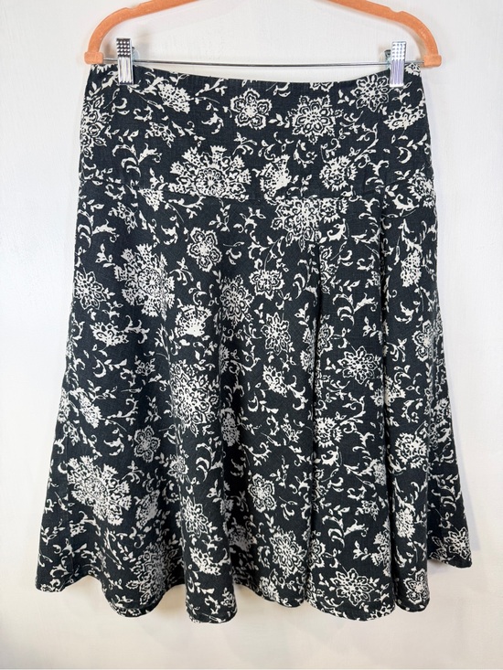 GAP Dresses & Skirts - GAP 100% linen Skirt w/100% cotton lining Black‎ and White Floral Skater Skirt